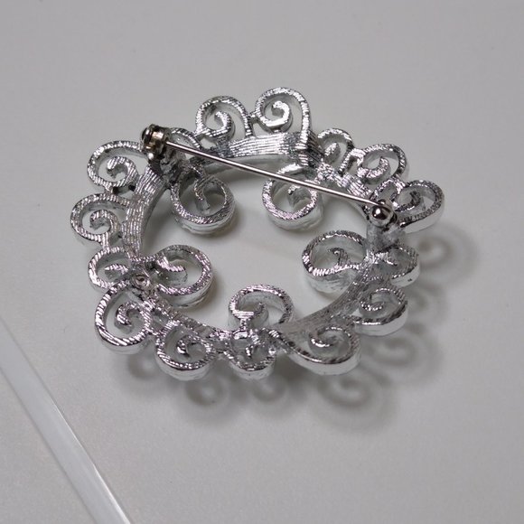 Vintage Sarah Coventry Decorative Circular Metal Brooch - Picture 9 of 12